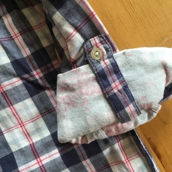 5/$25 NWT Button Up - Picture 3 of 6